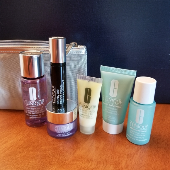 Clinique Other - CLINIQUE ASSORTED GIFT  SET